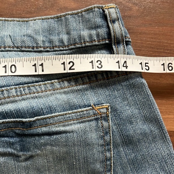 Woman’s Old Navy Jeans light Wash Low Rise Stretch Size 2 - Picture 8 of 8